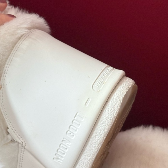 Moon Boot Icon Faux-Fur White/Cream Snow Boots US 7 - Picture 6 of 11